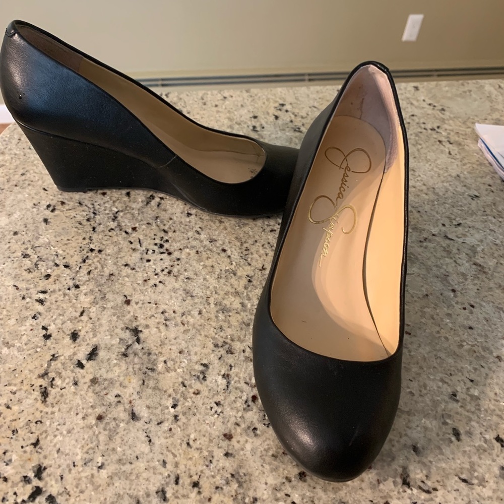 Black wedges